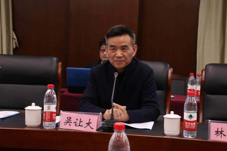 说明: F:\行业协会\温州市激光行业协会一届九次理事会\一届九次理事会照片\IMG_2748.JPG