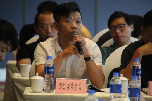 说明: G:\行业协会\展会会议\会议\会员大会\激光行业协会二届一次会员大会照片\IMG_3212.JPG