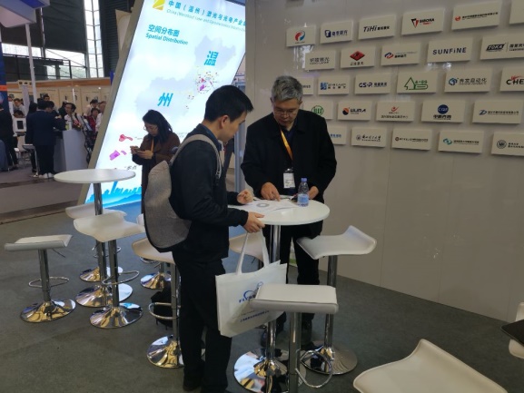 说明: E:\QQ文件\1433606832\Image\C2C\BEF66F6B7F493EDE027BCB9DB47653C8.jpg